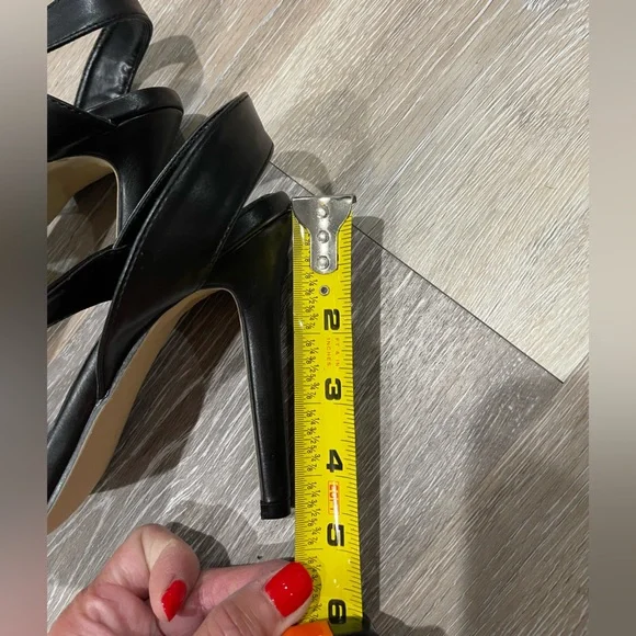 Black sling back heels - Picture 4 of 5